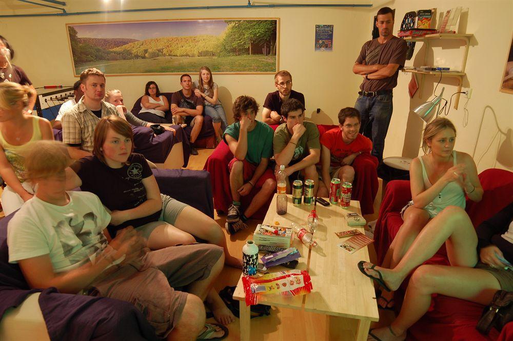 ברטיסלאבה Patio Hostel מראה חיצוני תמונה