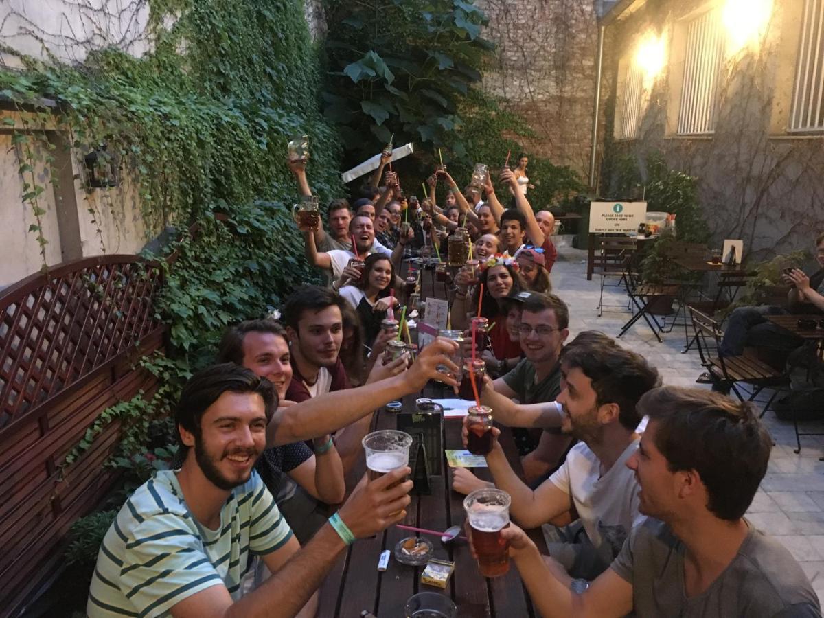 ברטיסלאבה Patio Hostel מראה חיצוני תמונה