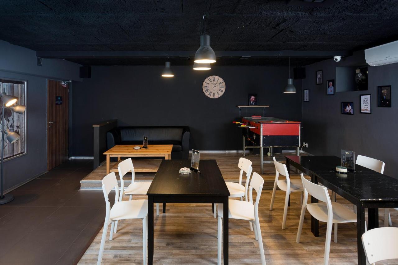 ברטיסלאבה Patio Hostel מראה חיצוני תמונה