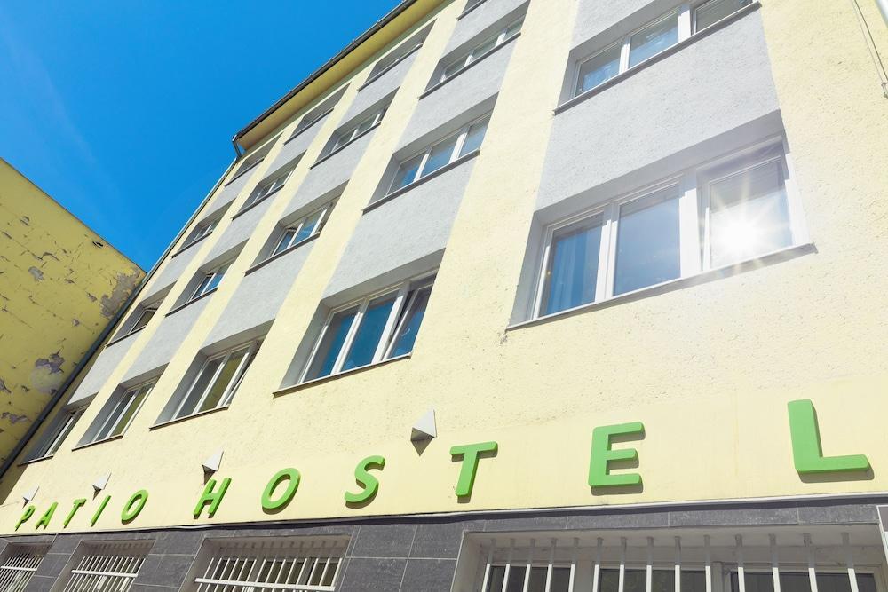 ברטיסלאבה Patio Hostel מראה חיצוני תמונה