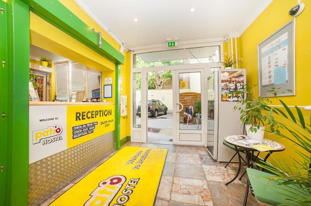 ברטיסלאבה Patio Hostel מראה חיצוני תמונה