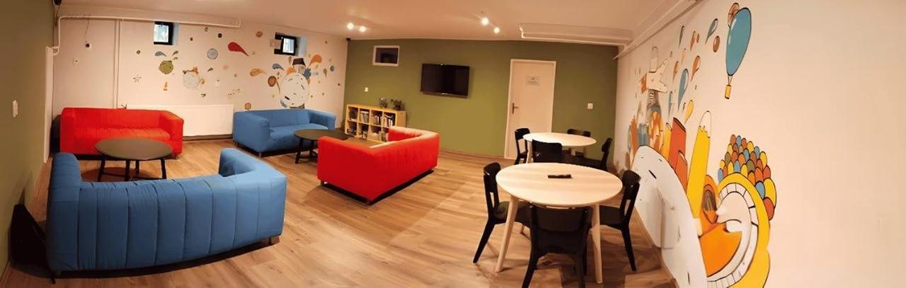 ברטיסלאבה Patio Hostel מראה חיצוני תמונה