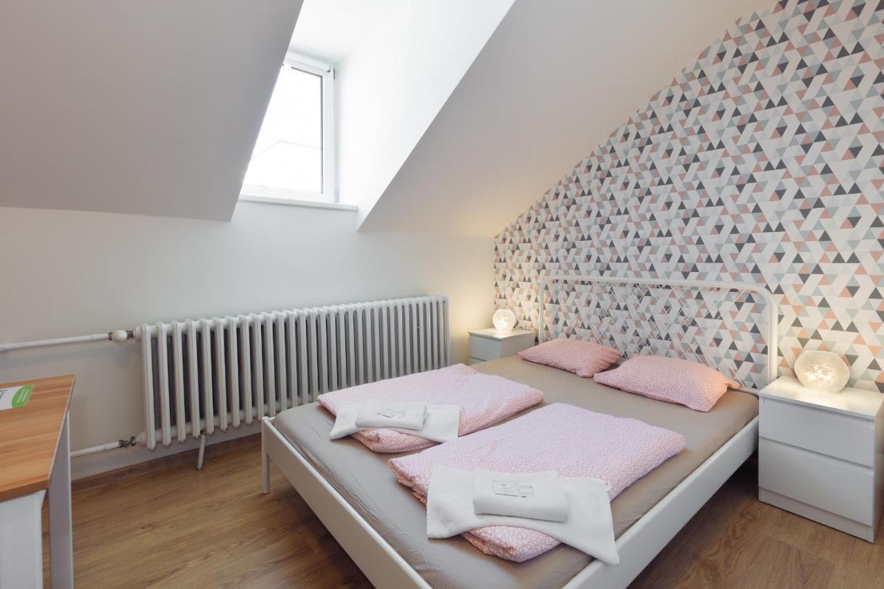 ברטיסלאבה Patio Hostel מראה חיצוני תמונה