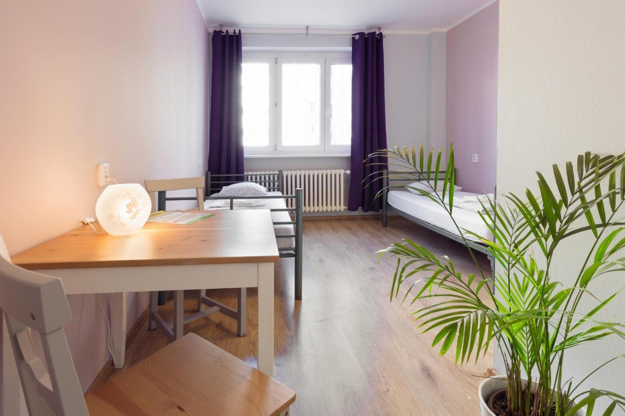 ברטיסלאבה Patio Hostel מראה חיצוני תמונה
