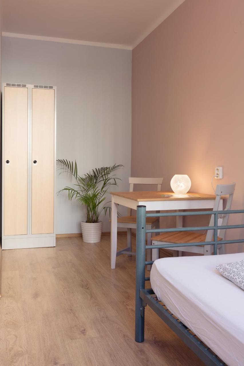 ברטיסלאבה Patio Hostel מראה חיצוני תמונה