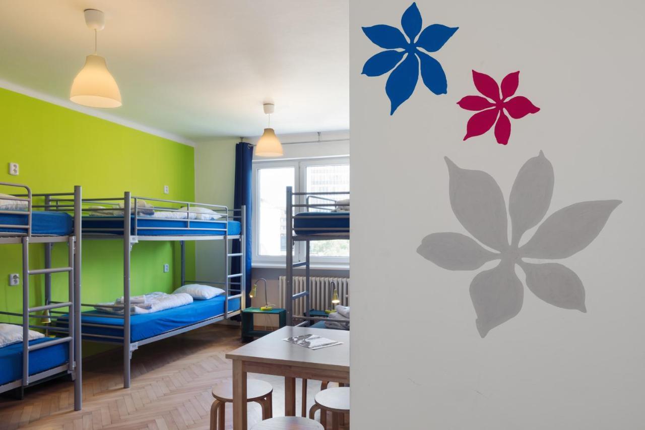ברטיסלאבה Patio Hostel מראה חיצוני תמונה