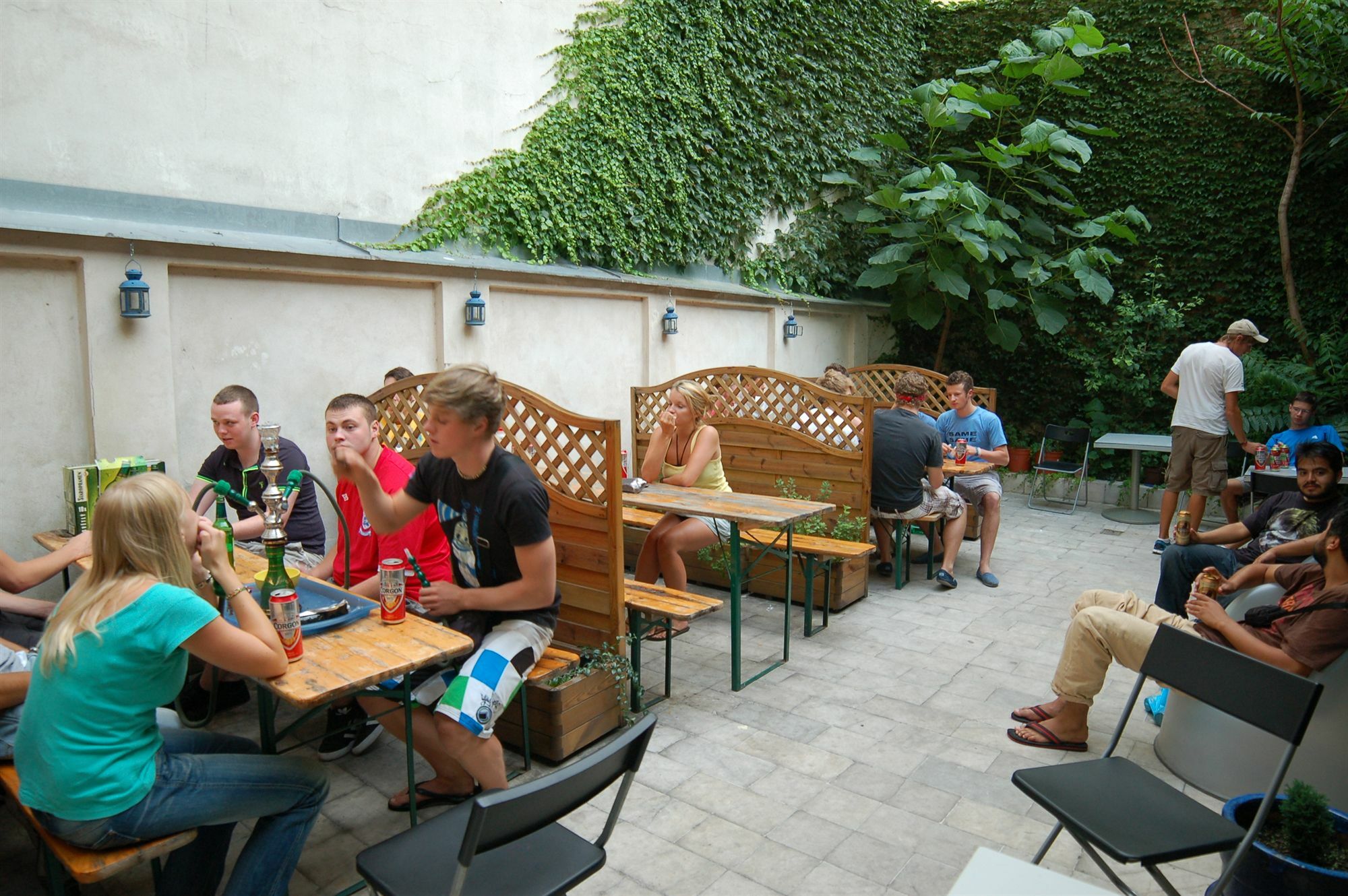 ברטיסלאבה Patio Hostel מראה חיצוני תמונה
